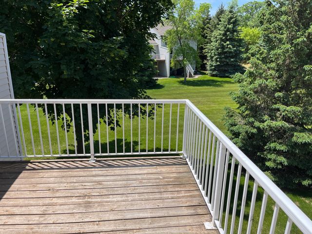 343 Wagon Wheel Lane, Chaska, MN 55318