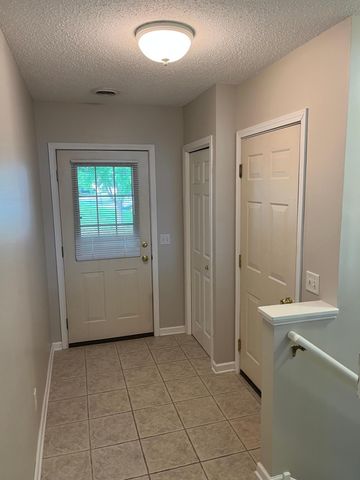 343 Wagon Wheel Lane, Chaska, MN 55318