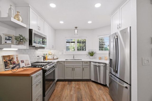 135 Redding Road A, Campbell, CA 95008