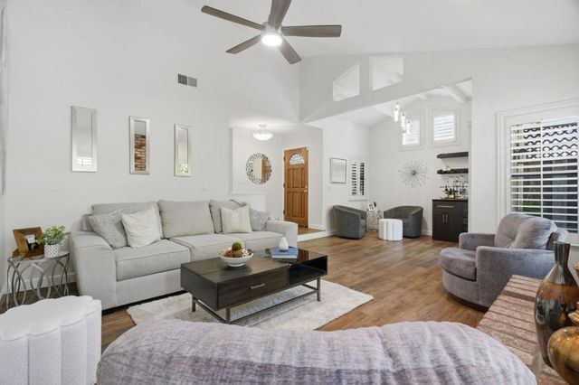 135 Redding Road A, Campbell, CA 95008