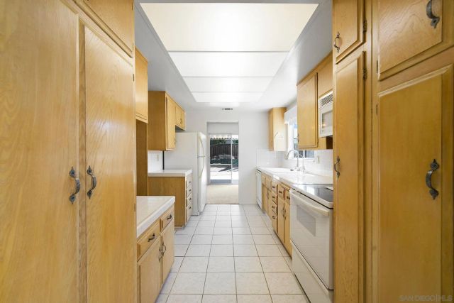 16371 Bernardo Oaks Dr, San Diego, CA 92128