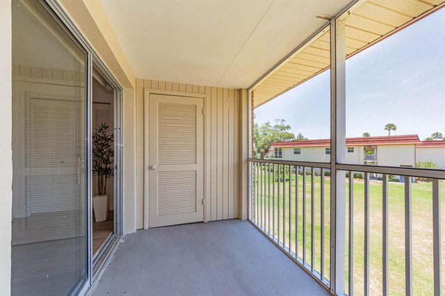60 Woodland Drive 204, Vero Beach, FL 32962