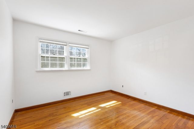 9 Red Hill Rd, Warren Twp., NJ 07059