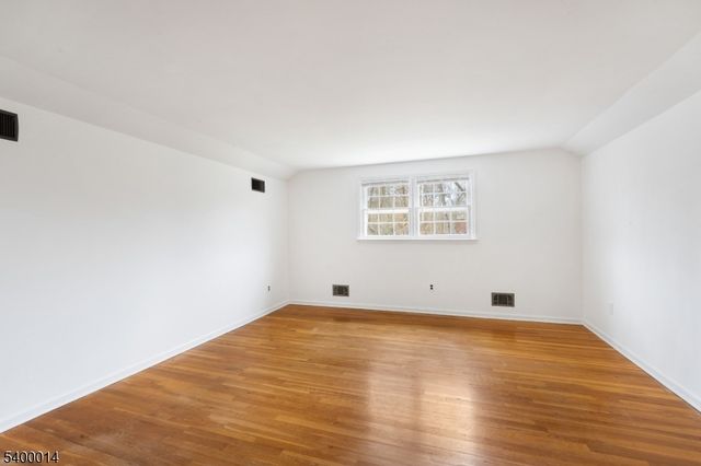 9 Red Hill Rd, Warren Twp., NJ 07059