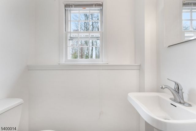 9 Red Hill Rd, Warren Twp., NJ 07059