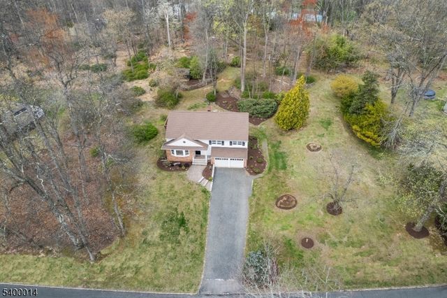 9 Red Hill Rd, Warren Twp., NJ 07059