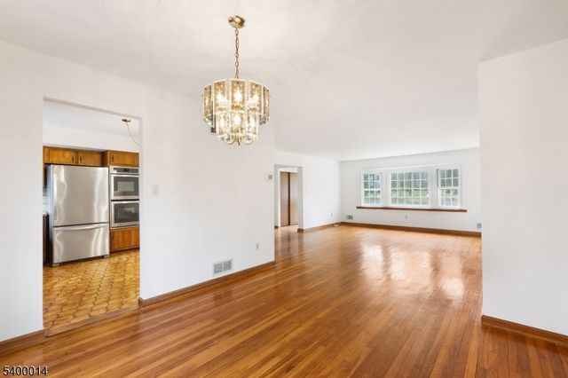 9 Red Hill Rd, Warren Twp., NJ 07059