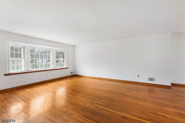 9 Red Hill Rd, Warren Twp., NJ 07059