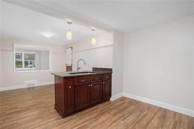 37 Haverford Road, Warwick, RI 02886