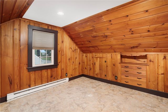 37 Haverford Road, Warwick, RI 02886