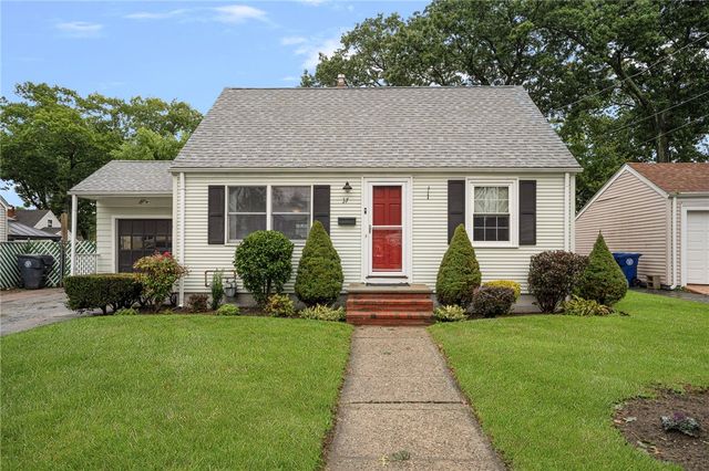 37 Haverford Road, Warwick, RI 02886