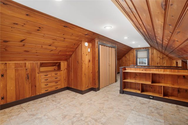 37 Haverford Road, Warwick, RI 02886