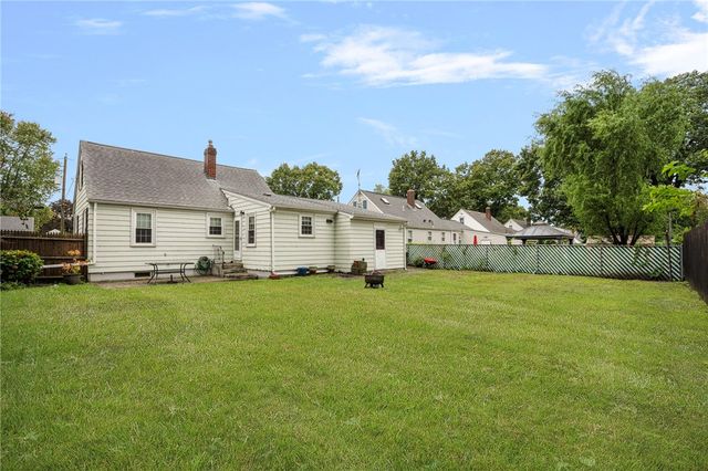 37 Haverford Road, Warwick, RI 02886