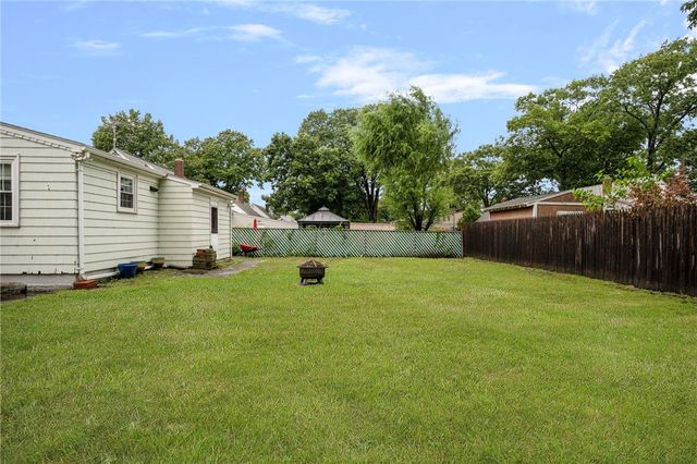 37 Haverford Road, Warwick, RI 02886