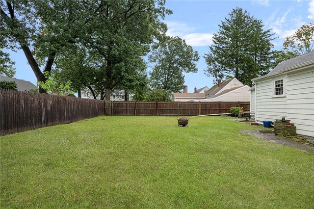 37 Haverford Road, Warwick, RI 02886