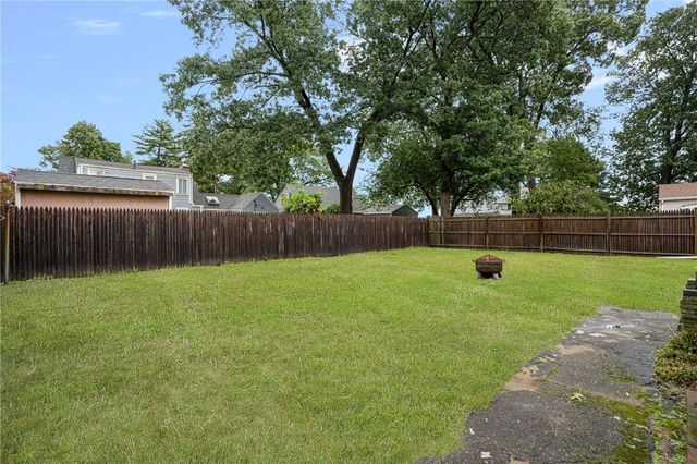 37 Haverford Road, Warwick, RI 02886