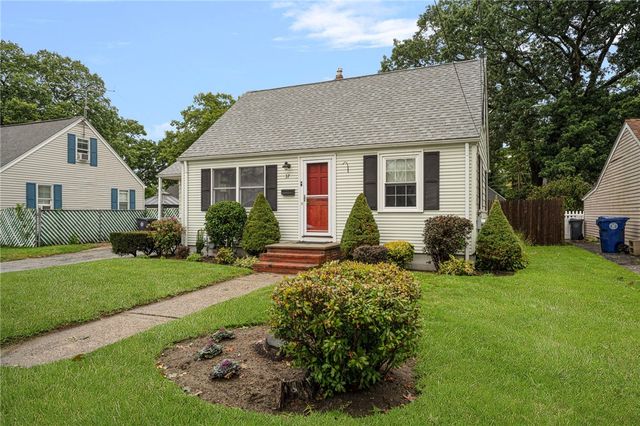 37 Haverford Road, Warwick, RI 02886