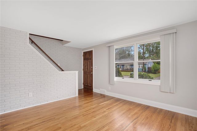 37 Haverford Road, Warwick, RI 02886