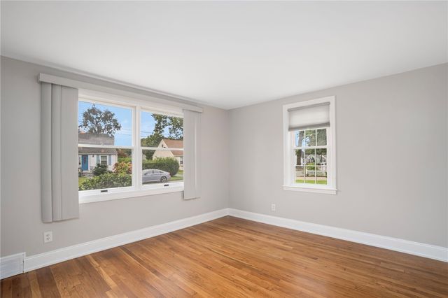 37 Haverford Road, Warwick, RI 02886