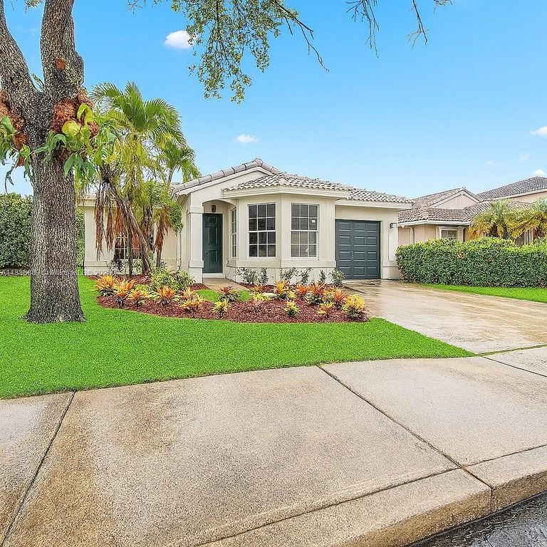 16533 NW 21st St, Pembroke Pines, FL 33028