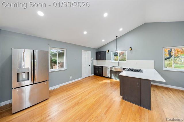 5731 Farmington Road, West Bloomfield, MI 48322