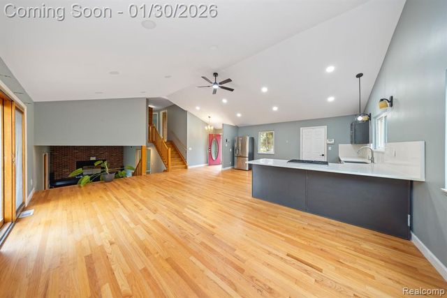 5731 Farmington Road, West Bloomfield, MI 48322