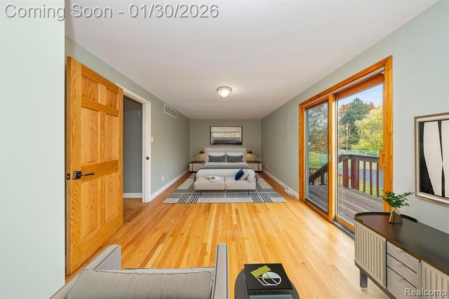 5731 Farmington Road, West Bloomfield, MI 48322