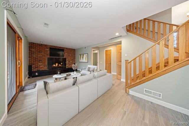 5731 Farmington Road, West Bloomfield, MI 48322