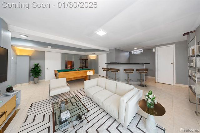 5731 Farmington Road, West Bloomfield, MI 48322