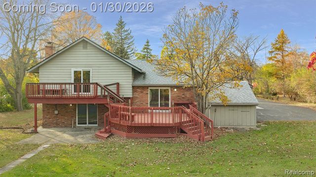 5731 Farmington Road, West Bloomfield, MI 48322