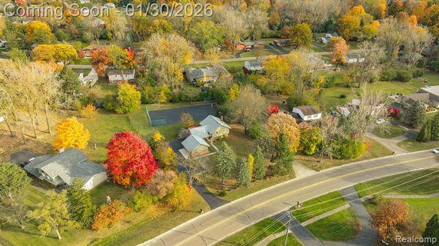 5731 Farmington Road, West Bloomfield, MI 48322