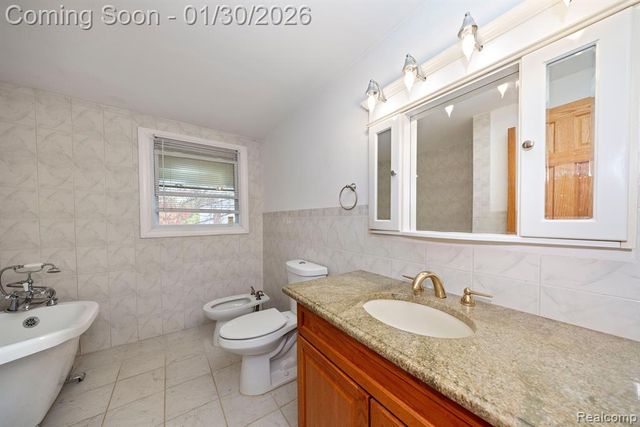 5731 Farmington Road, West Bloomfield, MI 48322