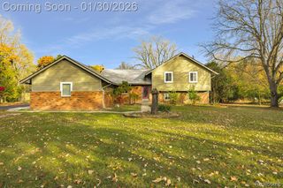 5731 Farmington Road, West Bloomfield, MI 48322