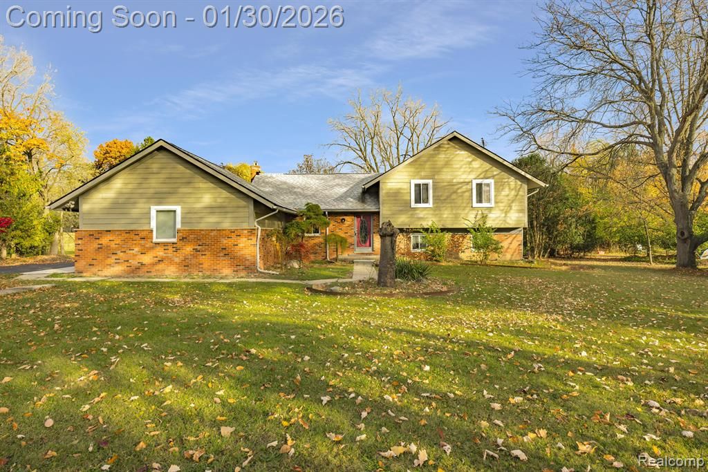 5731 Farmington Road, West Bloomfield, MI 48322