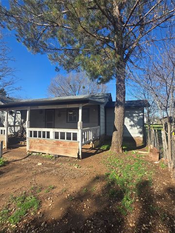 608 W Ripley Street, Coleman, TX 76834