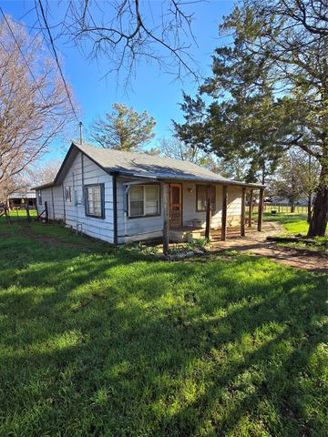 608 W Ripley Street, Coleman, TX 76834