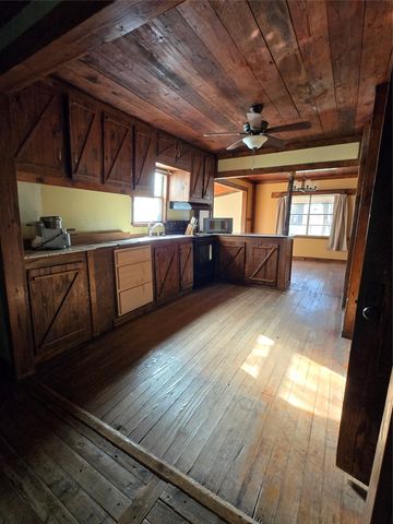 608 W Ripley Street, Coleman, TX 76834