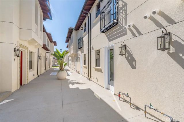 150 N New Ave 2, Monterey Park, CA 91755