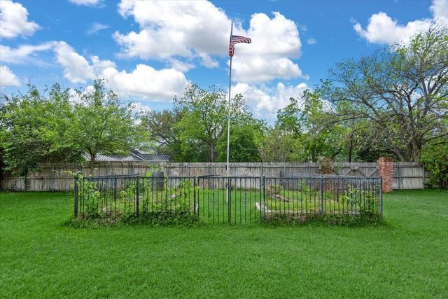 904 Holland Street, Navasota, TX 77868
