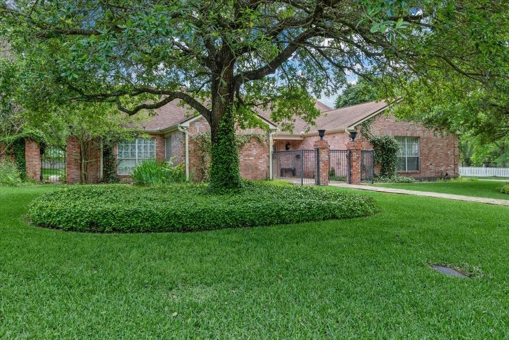 904 Holland Street, Navasota, TX 77868