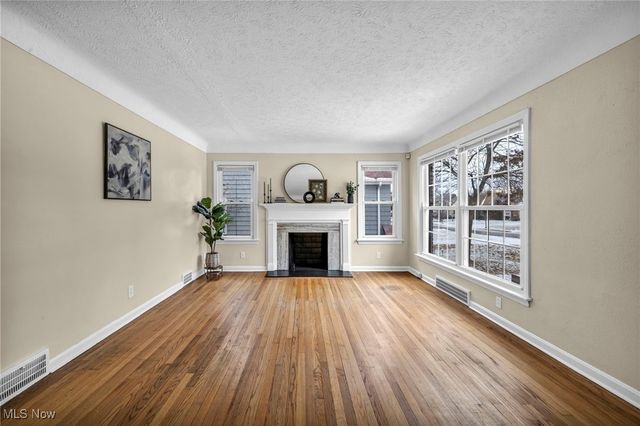 2010 E 221st Street, Euclid, OH 44117