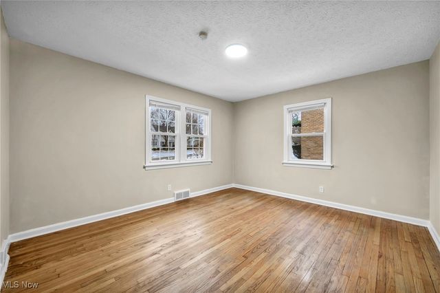 2010 E 221st Street, Euclid, OH 44117