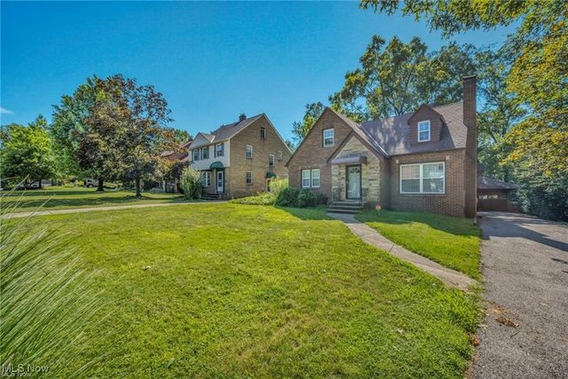 2010 E 221st Street, Euclid, OH 44117