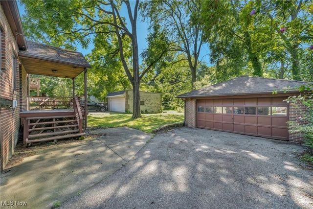 2010 E 221st Street, Euclid, OH 44117