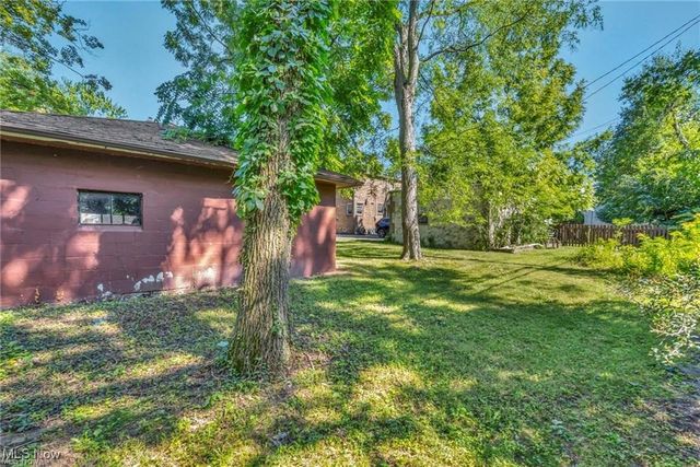 2010 E 221st Street, Euclid, OH 44117