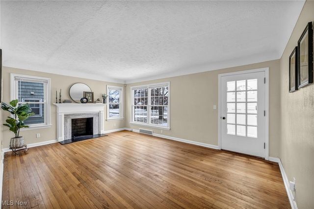 2010 E 221st Street, Euclid, OH 44117