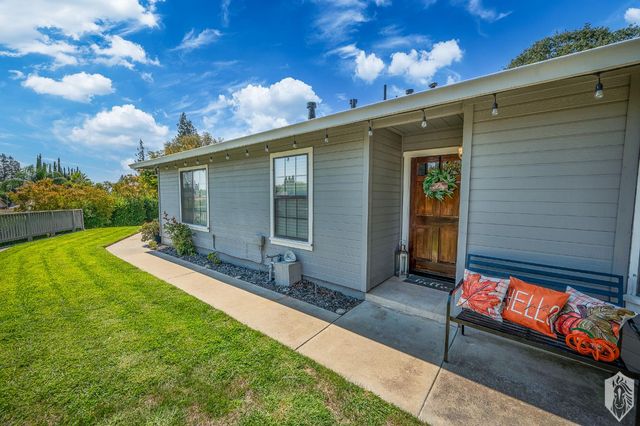 804 Hillswood Ct, Oakdale, CA 95361