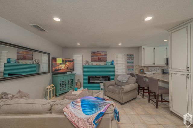 804 Hillswood Ct, Oakdale, CA 95361