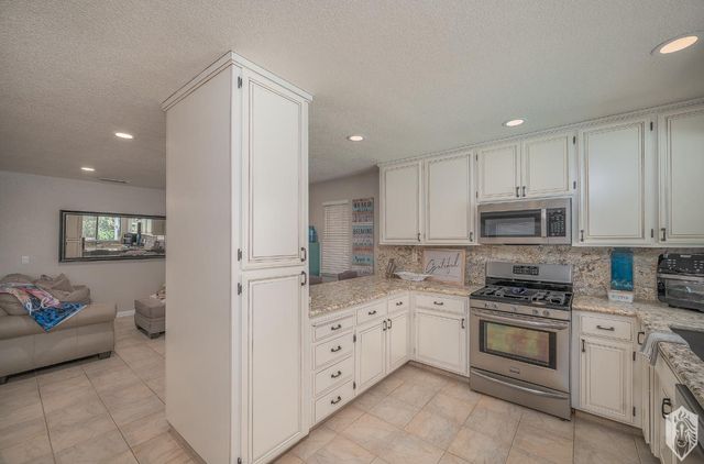 804 Hillswood Ct, Oakdale, CA 95361