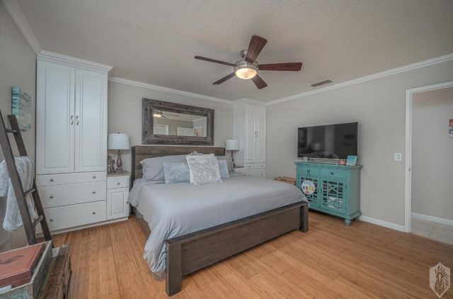 804 Hillswood Ct, Oakdale, CA 95361